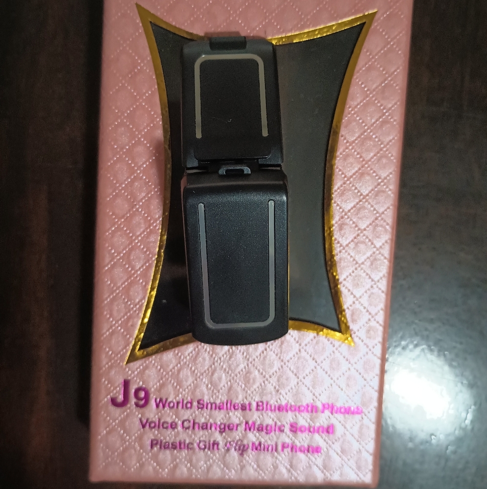 J9 World Smallest Bluetooth Phone